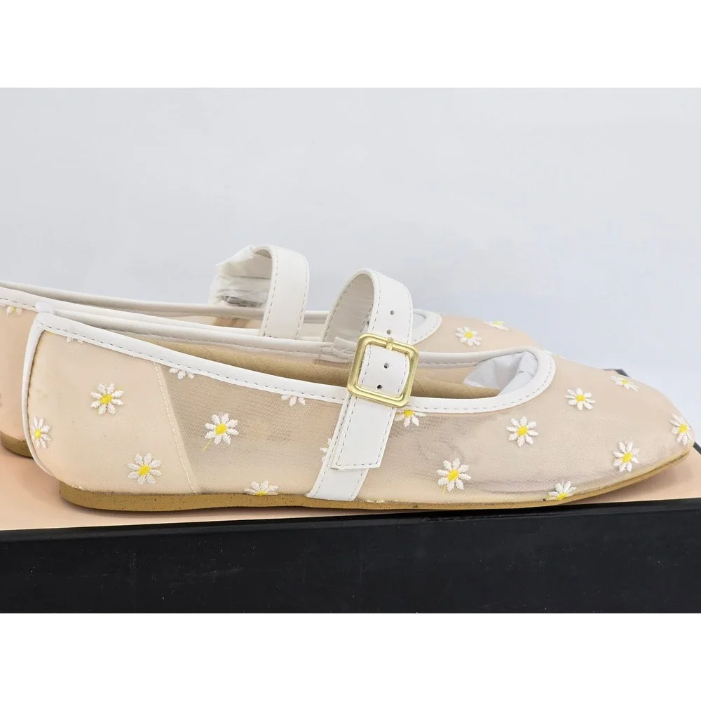 BCBGeneration Harpin Mary Jane Flats Womens Size 5 White Daisy Mesh - NEW